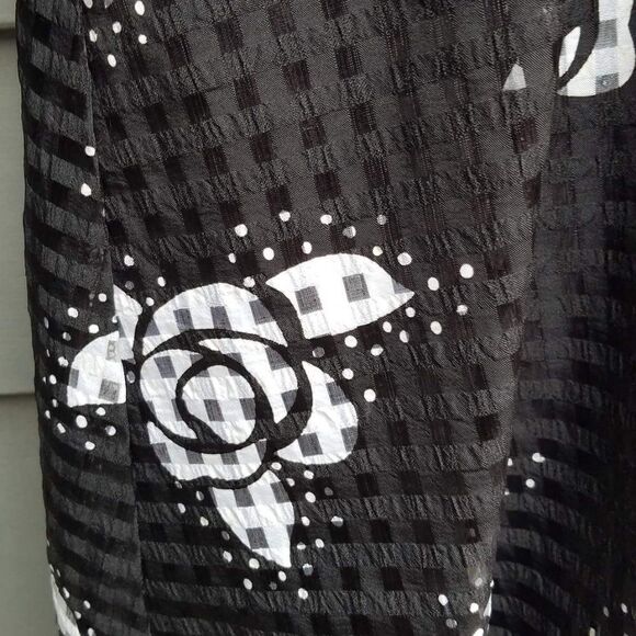 Keius Floral Flirty Skirt  - Picture 4 of 4